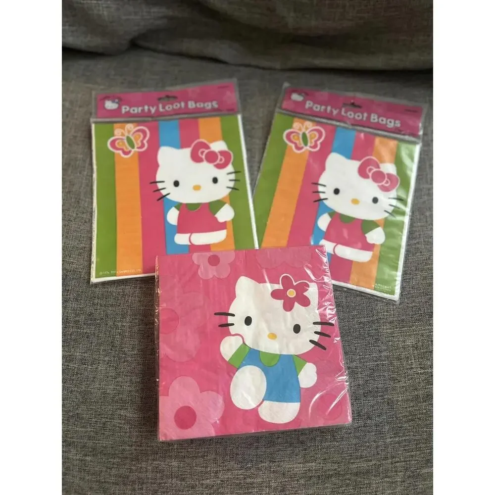 Sanrio Hello Kitty Party Supplies 16 Treat Bags and 16 Napkins